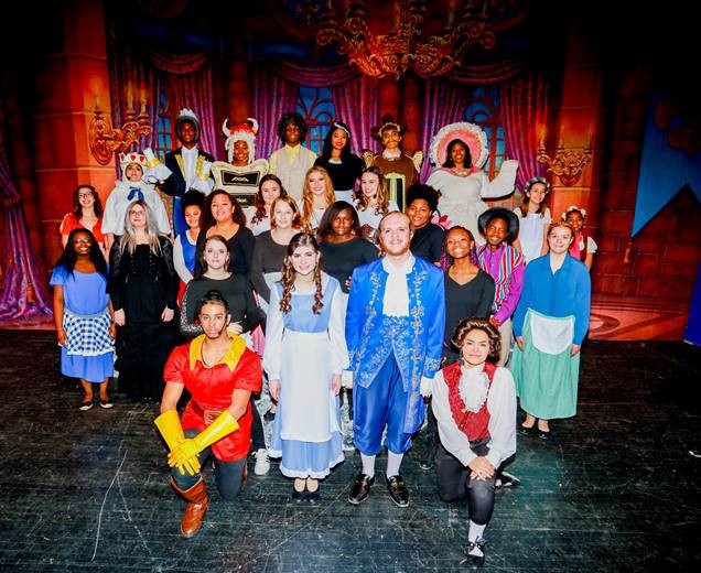 The+cast+of+Kenwood+High+School%27s+%22Beauty+and+the+Beast.%22