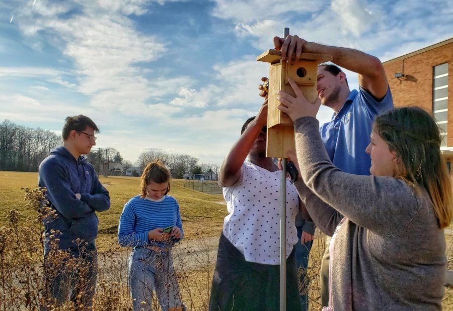 Members+of+K.E.N.+install+bluebird+boxes+as+part+of+their+mission+to+improve+the+environment.
